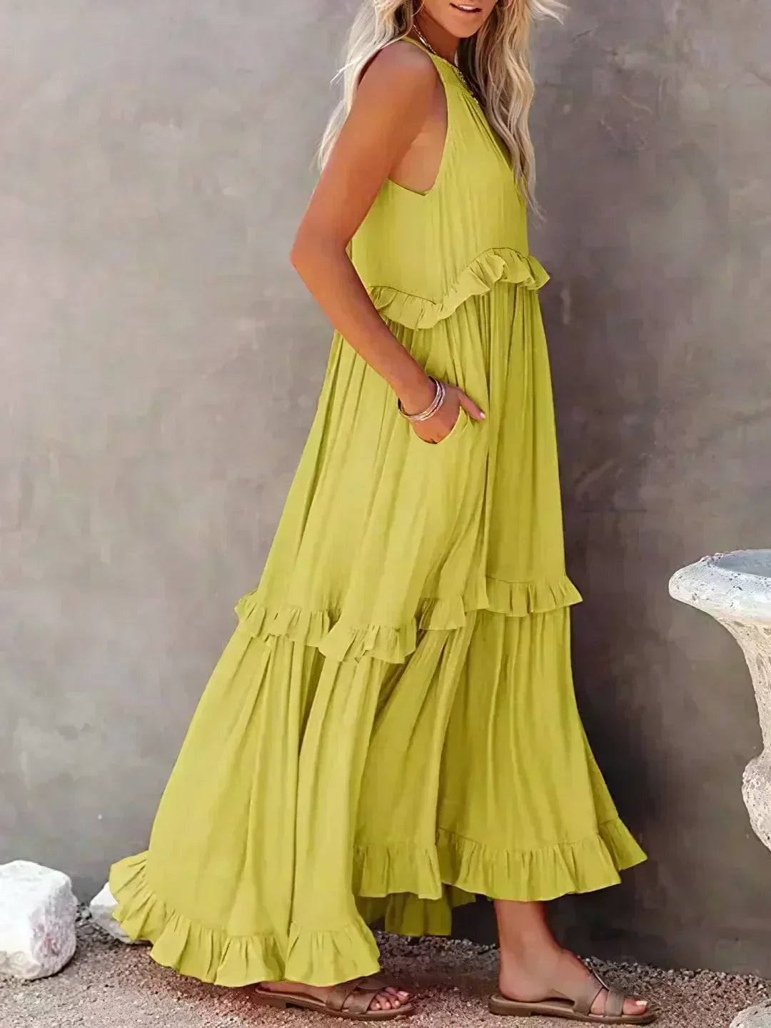 Anita | Elegante vestido sin mangas con volantes