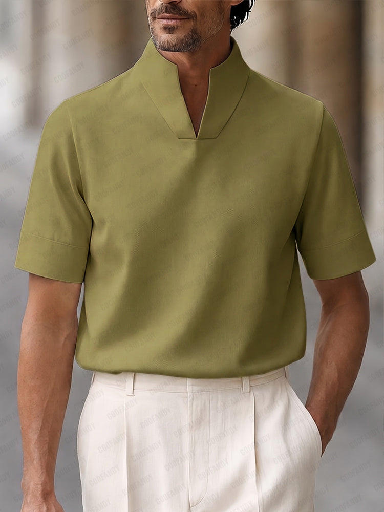 Top minimalista de manga corta con cuello alto