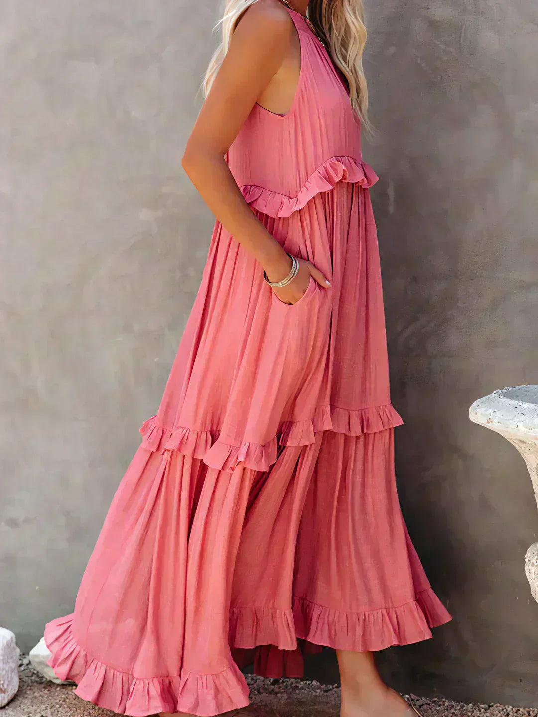 Anita | Elegante vestido sin mangas con volantes